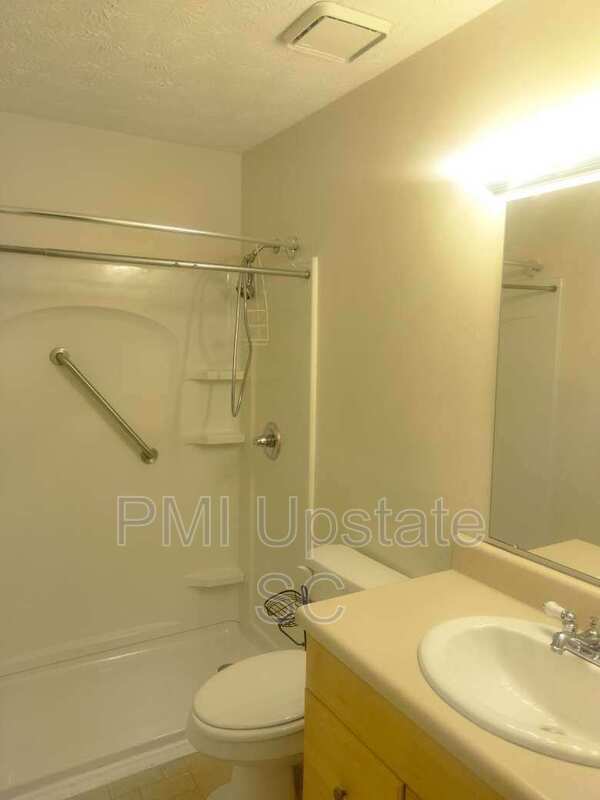 Building Photo - 100 Buttercup Way