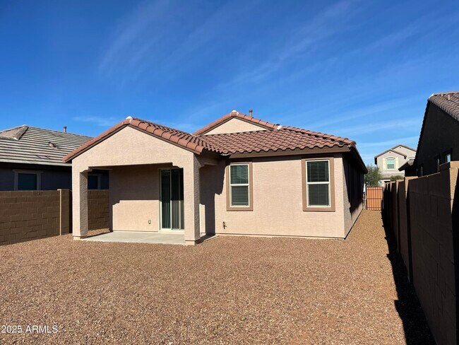 Building Photo - 9137 W Sells Dr