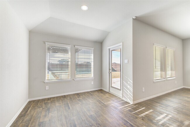 Building Photo - 21335 Hendricks Holw Ln
