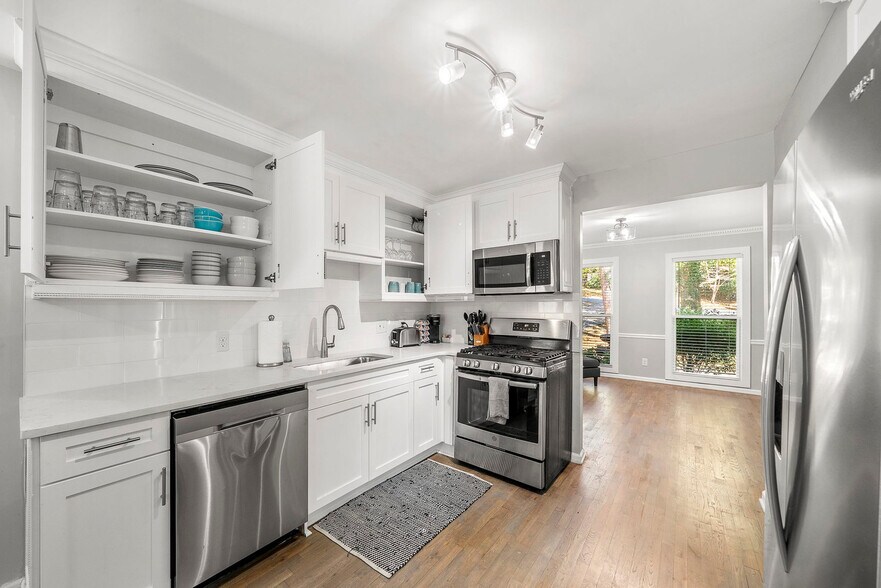Building Photo - 455 Cove Dr NE