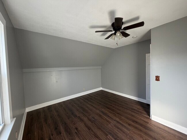 Building Photo - 86 Maplewood Ave