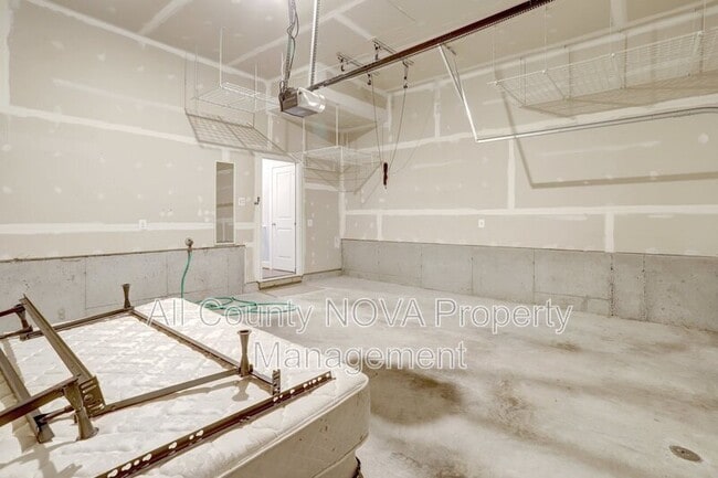 Building Photo - 2093 Laura Mews Pl