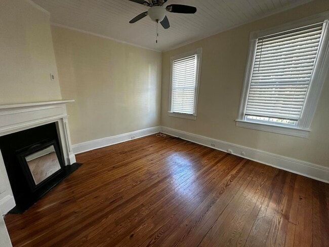 Building Photo - 259 Coming St