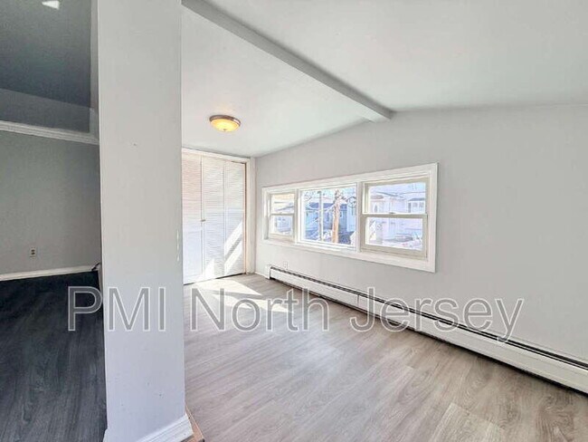 Building Photo - 227 Washington Ave