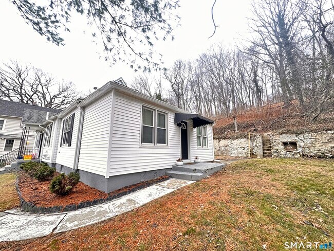 Building Photo - 74 Mt Pleasant St