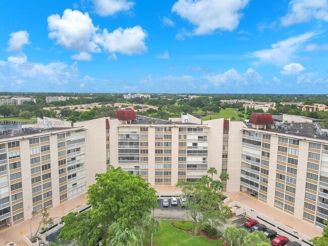 Building Photo - 6911 Environ Blvd