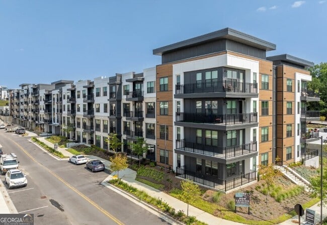 Building Photo - 1400 Laurel Crossing Pkwy NE