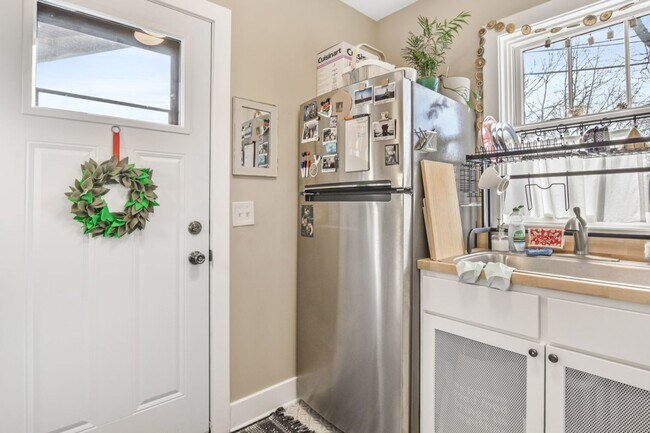 Building Photo - 1319 Rutledge St