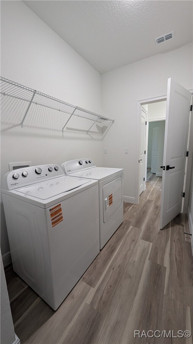 Building Photo - 9298 N Akola Way