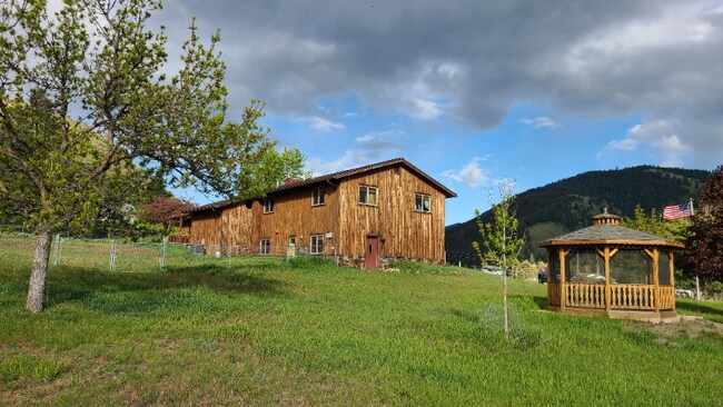 Building Photo - 9336 Miller Creek Rd