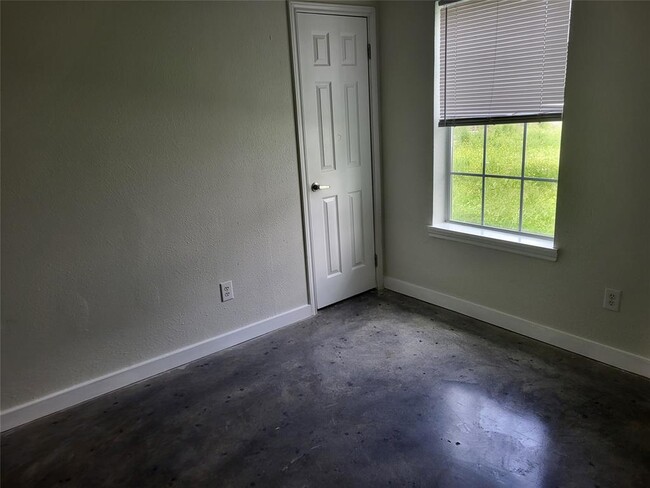Building Photo - 4710 Pelican