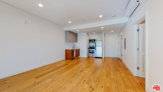 Building Photo - 938 Orange Grove Ave