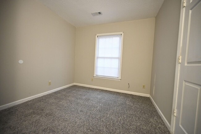 Building Photo - For Rent: Beautiful 3-Bedroom Home in Durh...