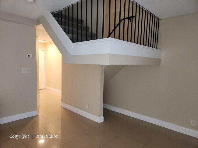 Building Photo - 10293 NW 33rd St