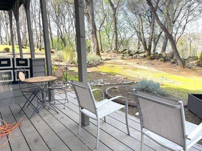 Building Photo - Granny Unit - All utilities included in Penn Valley, CA 95946