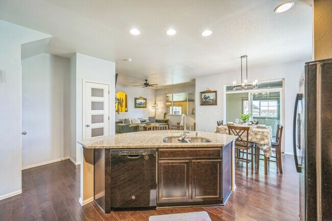 Building Photo - 5153 Chicory Cir