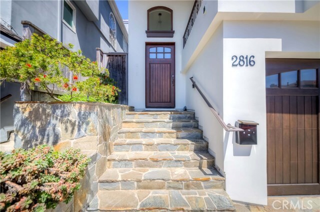 Building Photo - 2816 Manhattan Ave