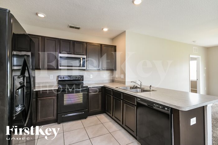 Building Photo - 621 Squires Grove Dr