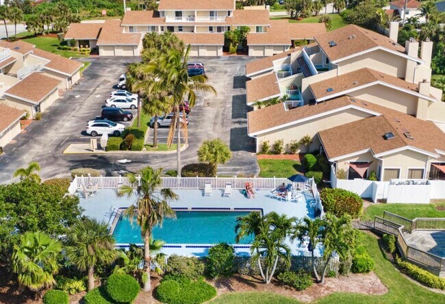 Building Photo - 107 La Costa St
