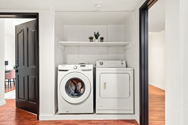 Building Photo - 10777 Ashton Ave