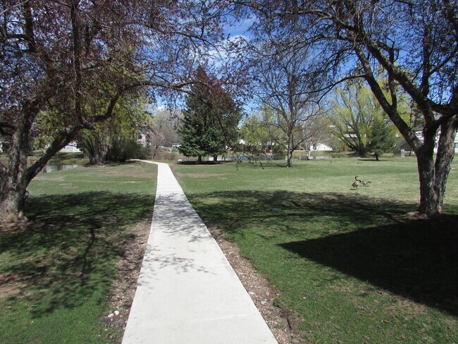 Building Photo - 1 bed/1 bath apartment close to CSU, bike trails, restaurants, shopping and more!