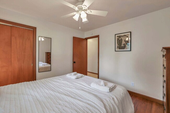 Building Photo - 3695 Montclair Dr