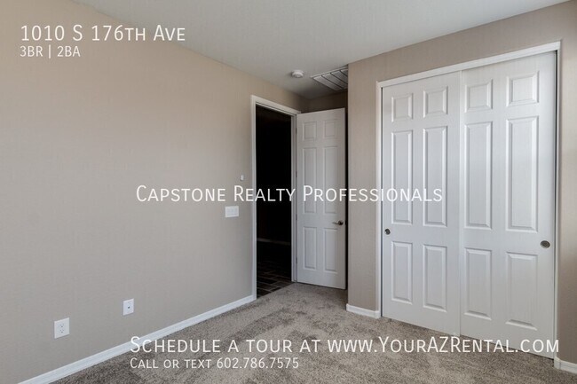 Building Photo - 1010 S 176th Ave