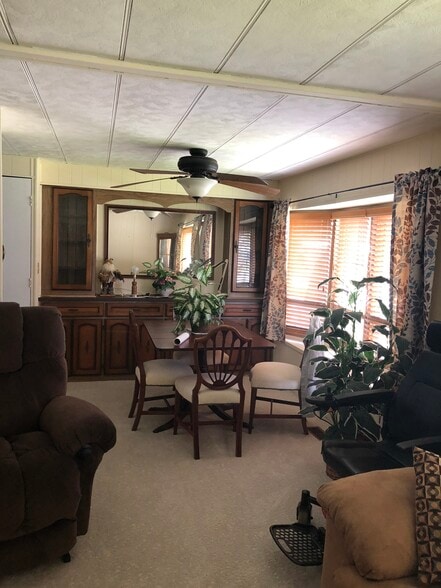 Building Photo - 110 Kon Tiki Ter