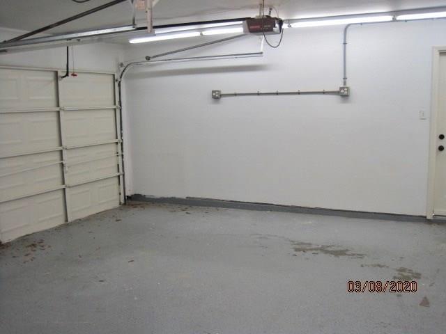 Building Photo - 16011 Hickory Knoll Dr
