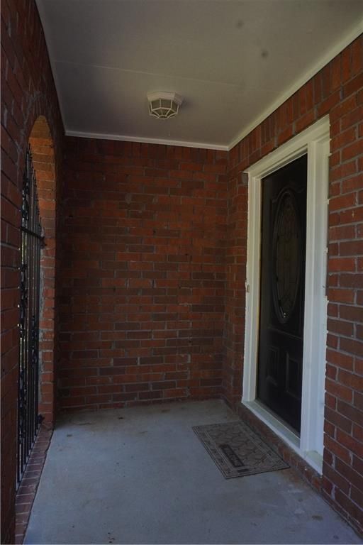 Building Photo - 2421 Fieldstone Dr SE