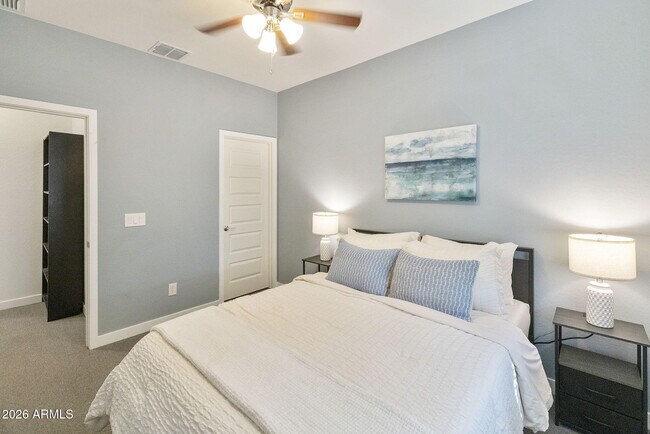 Building Photo - 2930 N Raven