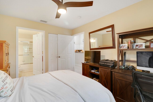 Building Photo - 8063 Dolomtian Way