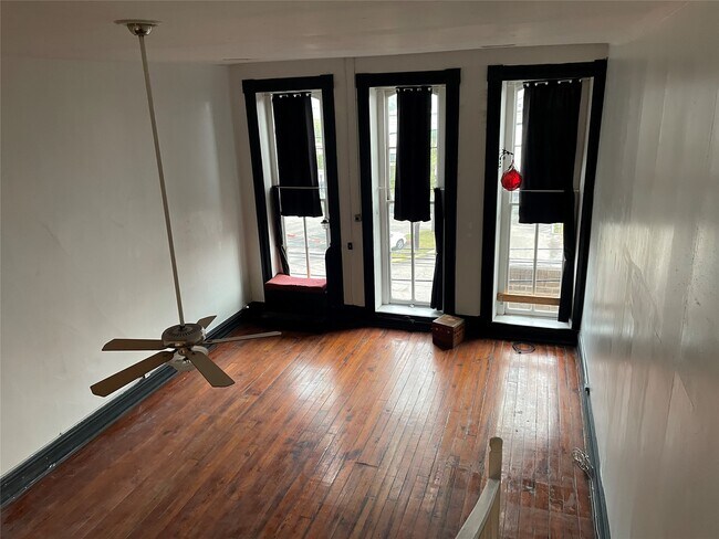Building Photo - 2116 The Strand