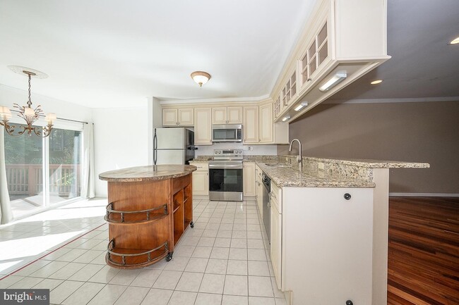 Building Photo - 344 Brigade Ct