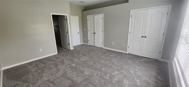 Building Photo - 1048 Sleepy Oak Dr