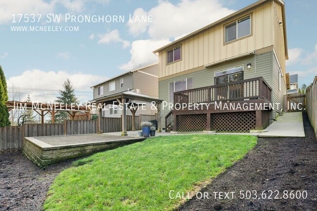 Building Photo - 17537 SW Pronghorn Ln