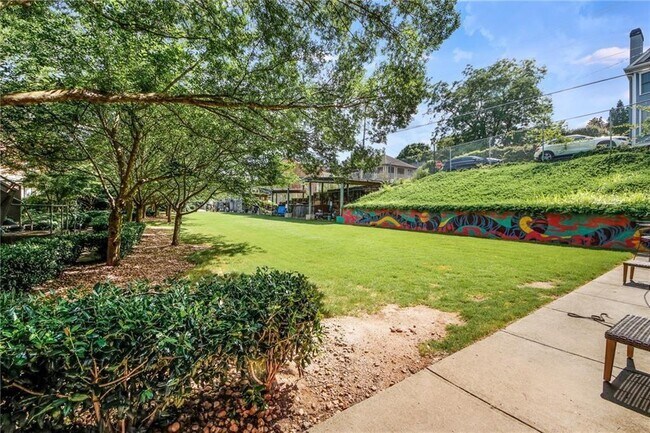 Building Photo - 659 Auburn Ave NE