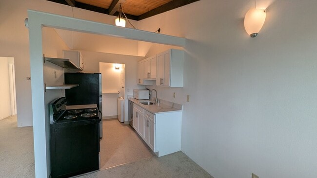 Building Photo - 2020 Grant Ave S