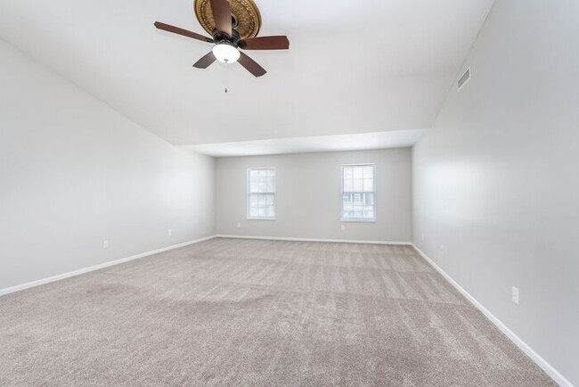Building Photo - 4 Bedroom with a 3 Car Garage in Zionsvill...