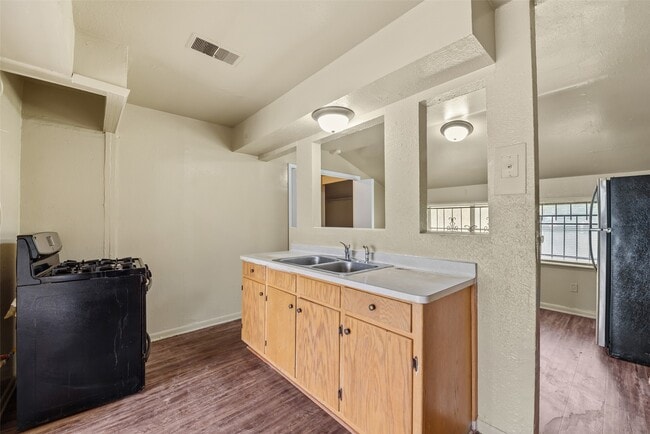 Building Photo - 5503 S Acres Dr