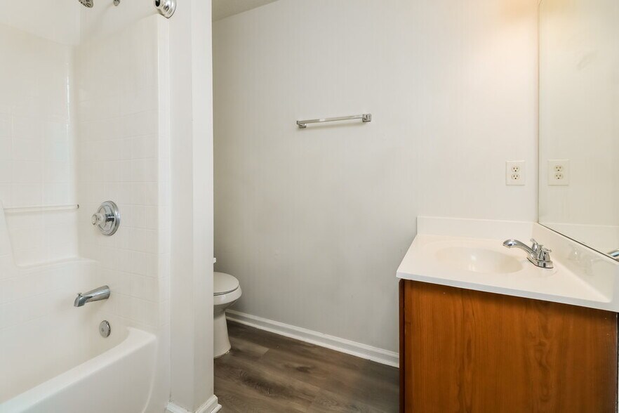 Building Photo - 340 Darbys Run Ct