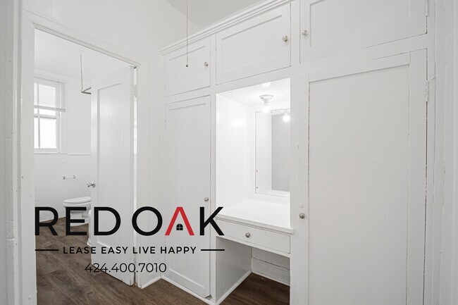 Building Photo - 2505 W 6th St