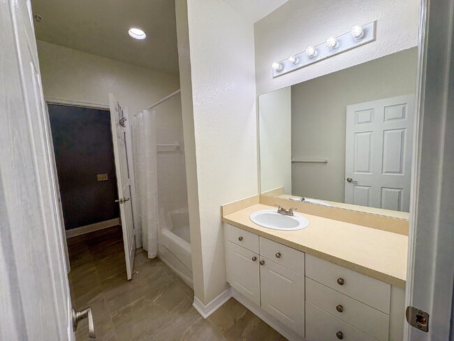 Building Photo - Available Now! Spacious 2-Bed, 2-Bath Cond...