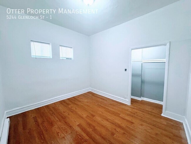 Building Photo - 5244 Glenloch St