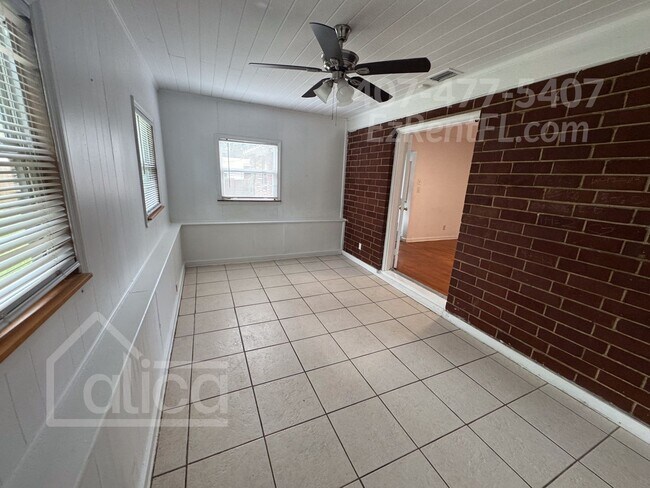 Building Photo - Coming Soon – Charming & Convenient 3-Bedr...