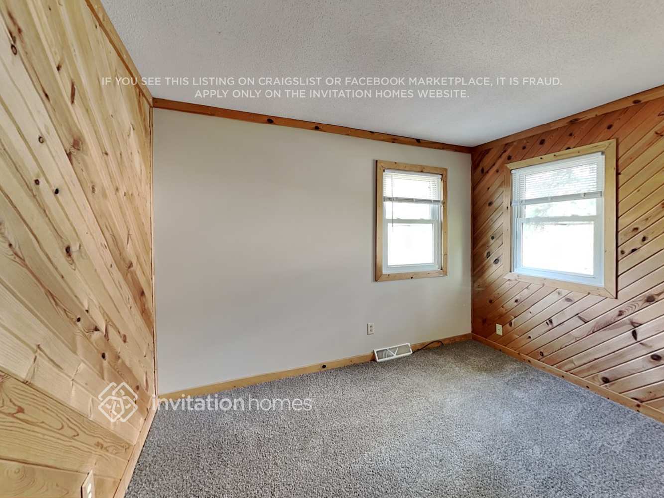 Building Photo - 13010 Deerwood Ln N