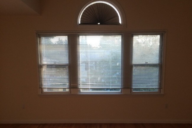 Building Photo - 42 Dunwood Rd