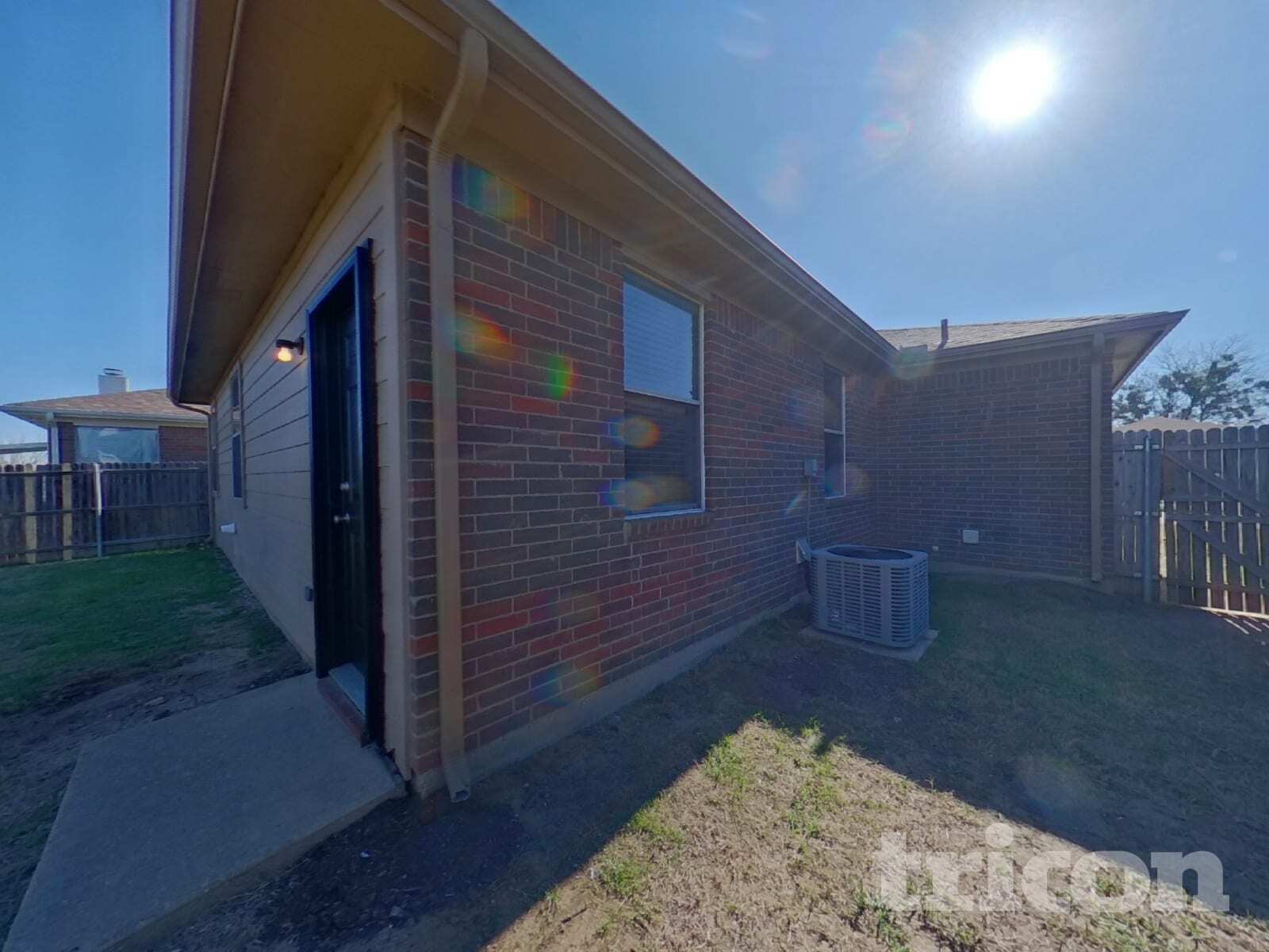 Building Photo - 925 Buffalo Springs Dr