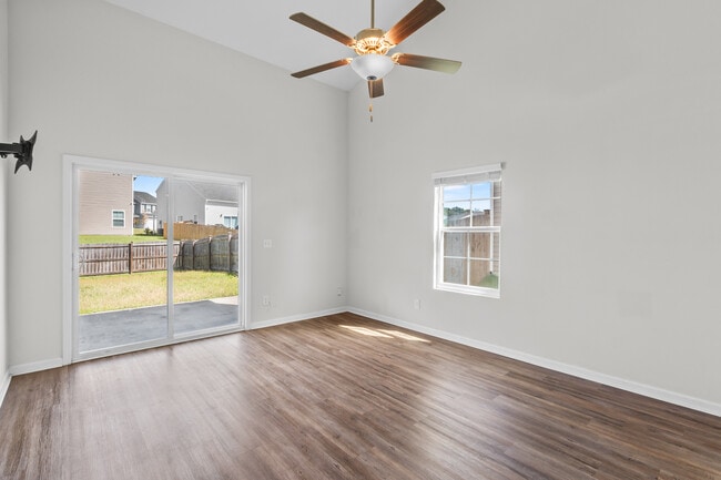 Building Photo - 424 Keeble Dr