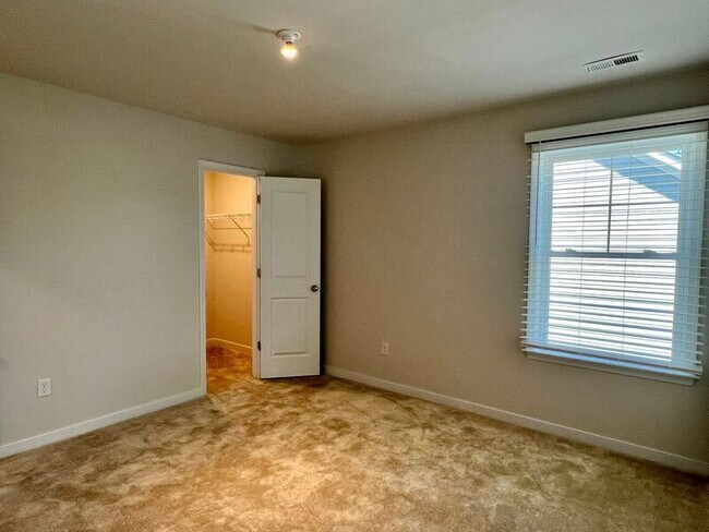 Building Photo - 8180 Lyman Ct